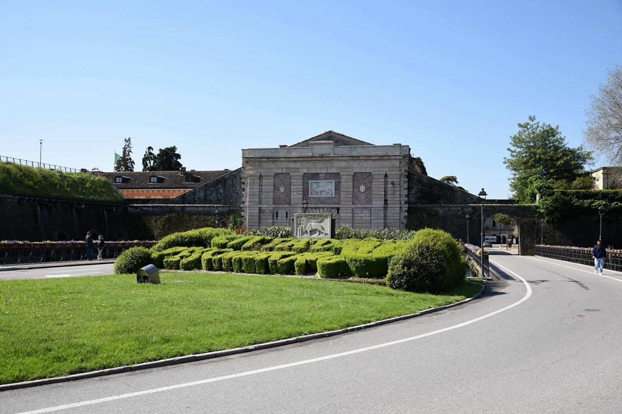 Bed and Breakfast Prigioni House Peschiera del Garda Exterior foto