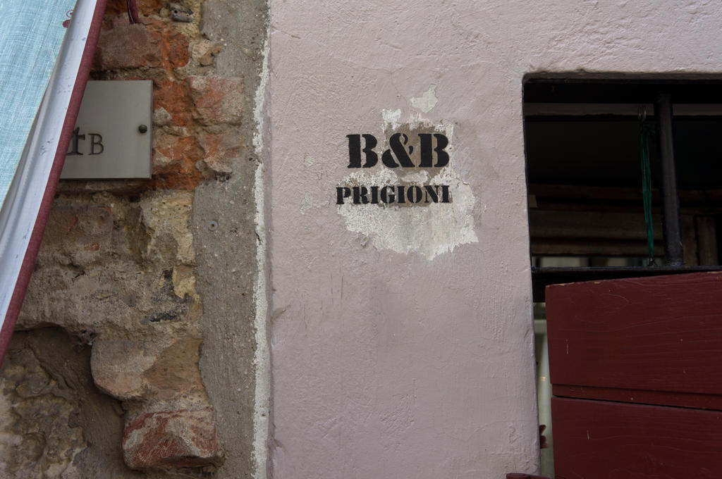 Bed and Breakfast Prigioni House Peschiera del Garda Exterior foto