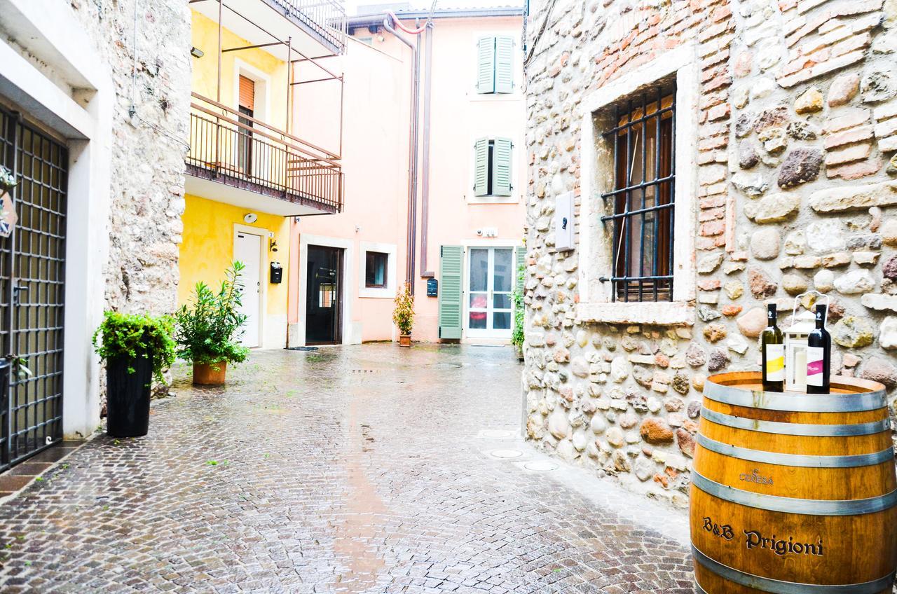 Bed and Breakfast Prigioni House Peschiera del Garda Exterior foto